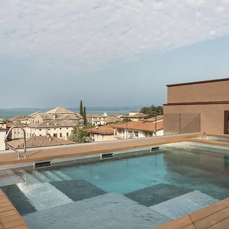 Wanderlust A Schiera