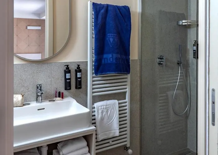 Wanderlust A Schiera Villa